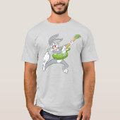 BUGS BUNNY™ draait op gitaar T-shirt (Voorkant)