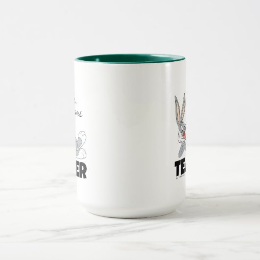 BUGS BUNNY™ Liggend Eten Wortel Leraar Mok (Midden)