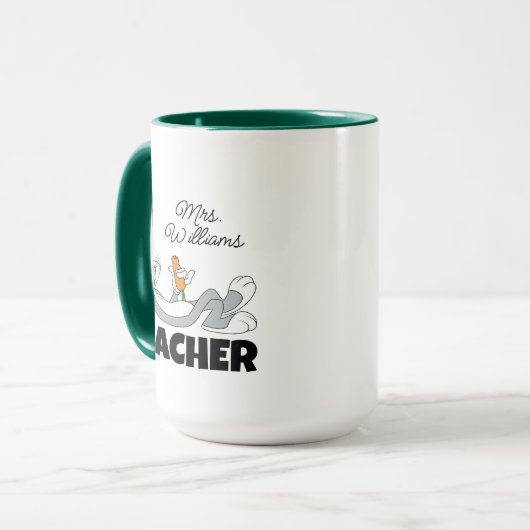 BUGS BUNNY™ Liggend Eten Wortel Leraar Mok (Voorkant links)