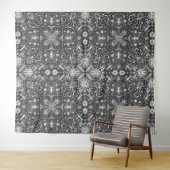 Bugs, gebroken wit op zwart wandkleed (In Situ (horizontaal))