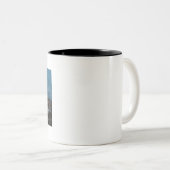 Buigvuurtoren met kerstmis tweekleurige koffiemok (Voorkant rechts)