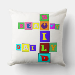 BUILD BEAUTY DAILY Throw Pillow Kussen