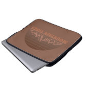 buiten berg vibes vintage retro zonsondergang laptop sleeve (Voorkant onderkant)