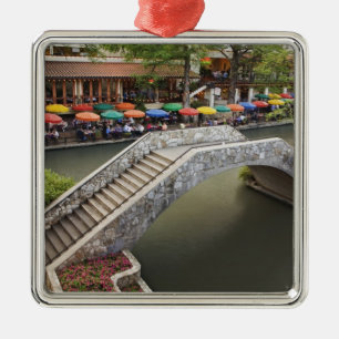 Buiten café langs River Walk en brug over 2 Metalen Ornament