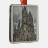 Buiten de Basilica in Quito, Ecuador Metalen Ornament (Rechts)