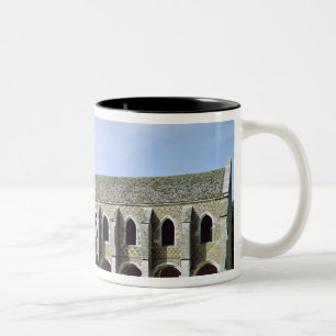 Buiten uitzicht van de Cistercian Abbey Tweekleurige Koffiemok