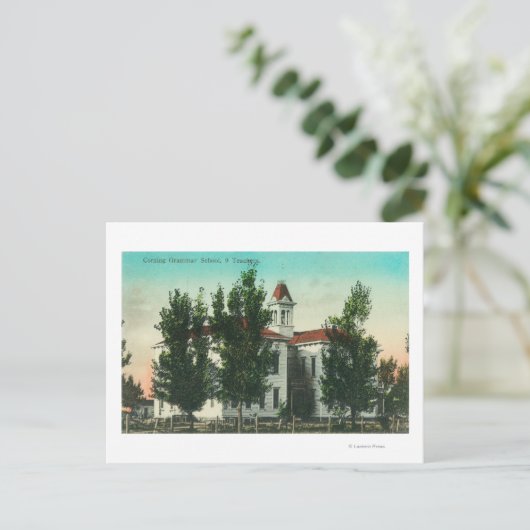 Buiten Uitzicht van de Grammar SchoolCorning, CA Briefkaart (Staand voorkant)