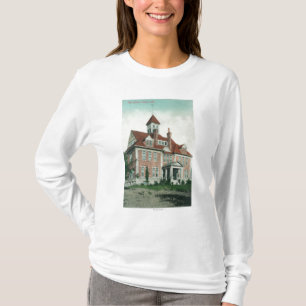 Buiten Uitzicht van de High School Yreka, CA T-shirt