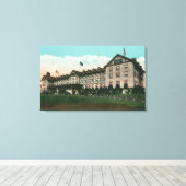Buiten Uitzicht van de Hotel ChamPlain Canvas Afdruk (Insitu (Houten vloer))