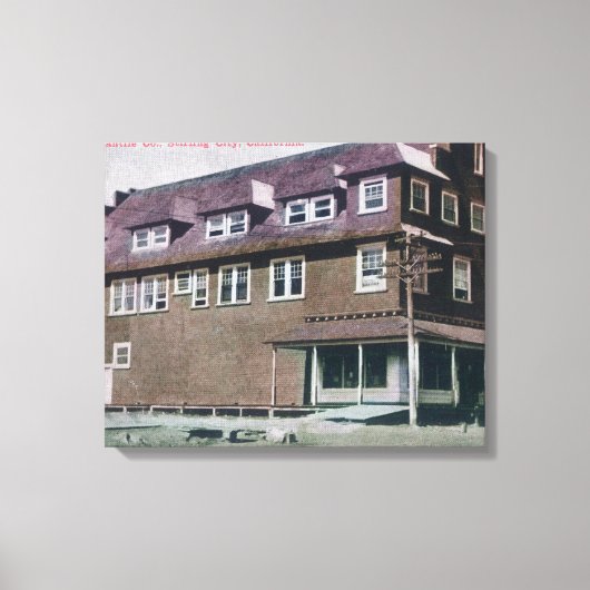 Buiten Uitzicht van de Stirling Mercantile Co. Canvas Afdruk (Voorkant)