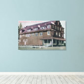 Buiten Uitzicht van de Stirling Mercantile Co. Canvas Afdruk (Insitu (Houten vloer))