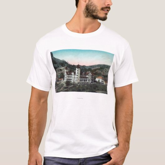 Buiten Uitzicht van de Tuscan Mineral Springs Bldg T-shirt (Voorkant)