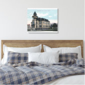 Buiten Uitzicht van East Side School Bldg Canvas Afdruk (Insitu (Slaapkamer))