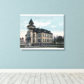 Buiten Uitzicht van East Side School Bldg Canvas Afdruk (Insitu (Houten vloer))
