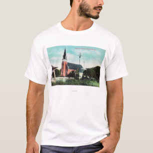 Buiten Uitzicht van een katholieke kerk T-shirt