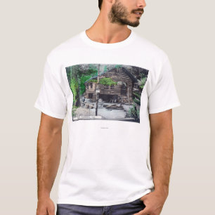 Buiten Uitzicht van een Log CabinCazadero, CA T-shirt