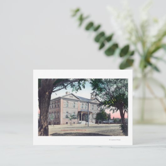 Buiten Uitzicht van Grammar SchoolRedding, CA Briefkaart (Staand voorkant)