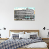 Buiten Uitzicht van het Arlington Hotel Canvas Afdruk (Insitu (Slaapkamer))