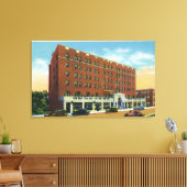 Buiten Uitzicht van het Hotel Saranac Canvas Afdruk (Insitu (Woonkamer))