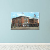 Buiten Uitzicht van het New Wenatchee Hotel Canvas Afdruk (Insitu (Houten vloer))