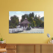 Buiten Uitzicht van het Oude Lushuis aan het Blauw Canvas Afdruk (Insitu (Woonkamer))