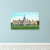 Buiten Uitzicht van het Poolse Lenthuis Canvas Afdruk (Insitu (Houten vloer))