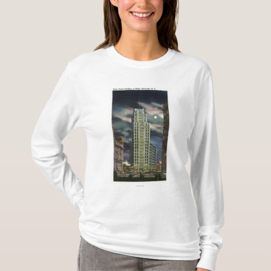 Buiten Uitzicht van het staatstowergebouw bij nach T-shirt (Voorkant)