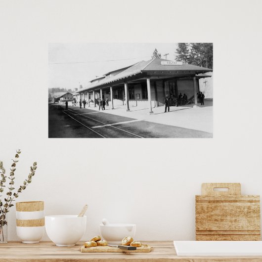 Buiten Uitzicht van het station Colfax Train Poster (Keuken)