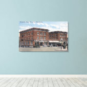 Buiten Uitzicht van het Wenatchee Hotel Canvas Afdruk (Insitu (Houten vloer))