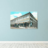 Buiten Uitzicht van Holman's Department Store Canvas Afdruk (Insitu (Houten vloer))