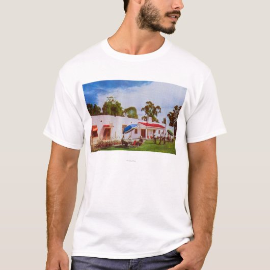 Buiten Uitzicht van Los Serranos Golf en Land T-shirt (Voorkant)
