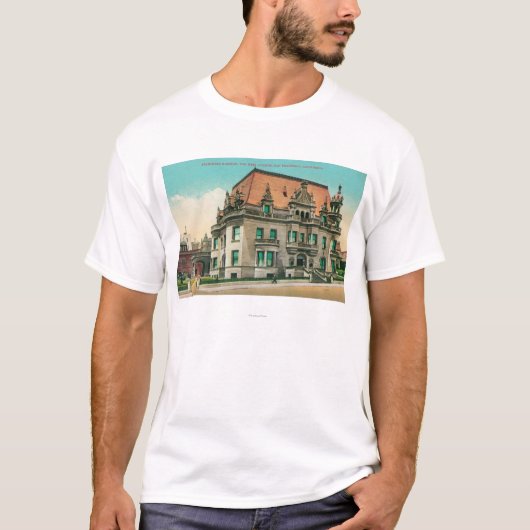 Buiten Uitzicht van Spreckels Mansion, Van Ness T-shirt (Voorkant)