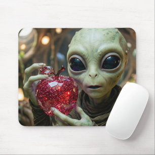 Buitenaards Alien met een Kristallijnen Appel Muismat