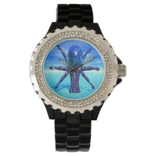 Buitenaards beeldhouwwerk horloge