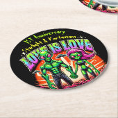 Buitenaards paar in kosmische liefde ronde kartonnen onderzetter (Gebogen)