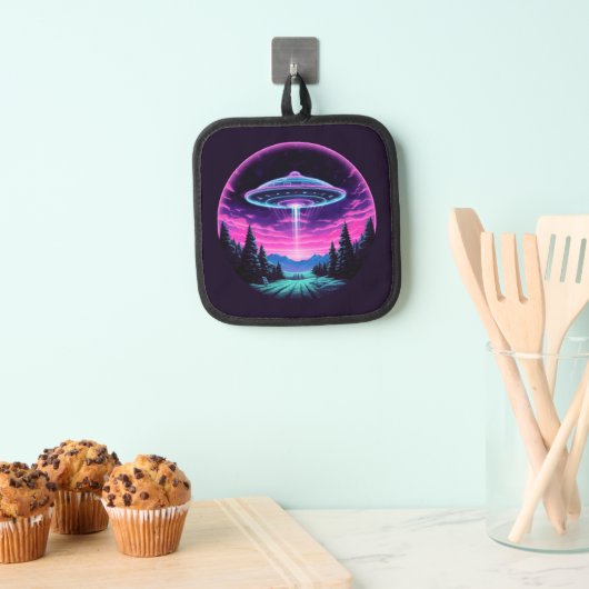 Buitenaards ruimteschip retro futuristisch pannenlap (Insitu(Ophanging))