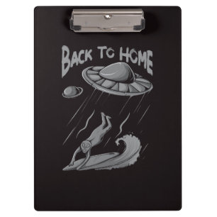 buitenaards surfende illustratie met thuis klembord