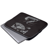 buitenaards surfende illustratie met thuis laptop sleeve (Voorkant onderkant)