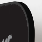 buitenaards surfende illustratie met thuis pickleball paddle (Links Detail)