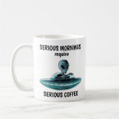 Buitenaards wezen in UFO Koffiemok (Links)