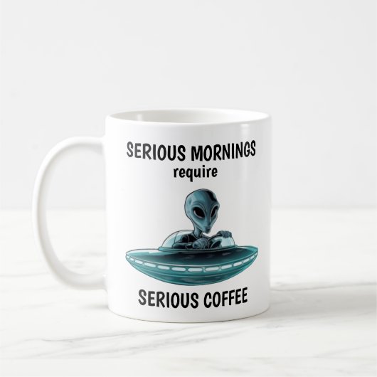 Buitenaards wezen in UFO Koffiemok (Links)