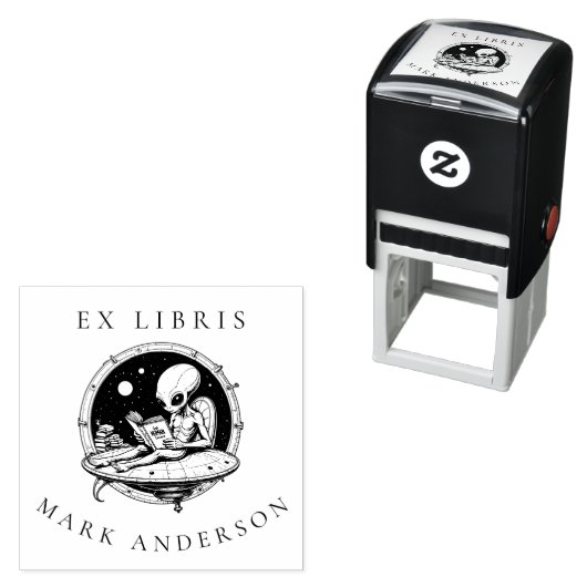 Buitenaards wezen op ruimteschip leest menselijke zelfinktende stempel (In situ)