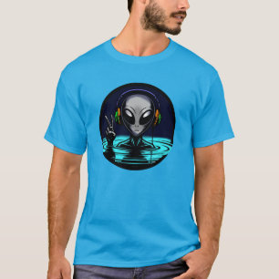 Buitenaardse hoofdtelefoon die vredesbord geeft t-shirt