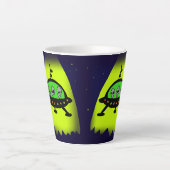 buitenaardse invasie latte mok (Voorkant)