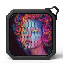 Buitenaardse vrouw met kosmisch haar