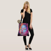 Buitenaardse vrouw met kosmisch haar tote bag (Op model)