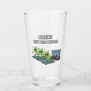 Buitenaardse wezens besturen de wereld glas
