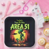 Buitenaardse wezens verschijnen in de buurt van Ar Papieren Bordje (Feest)