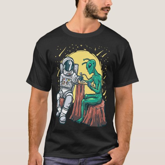 Buitenruimte Alien Inking Astronaut Ink Tattoo Kun T-shirt (Voorkant)