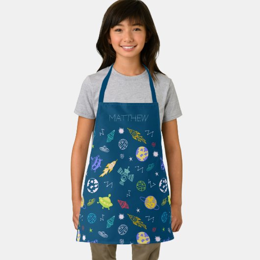 Buitenruimte patroon Doodle Monogram | Donkerblauw Schort (Insitu)